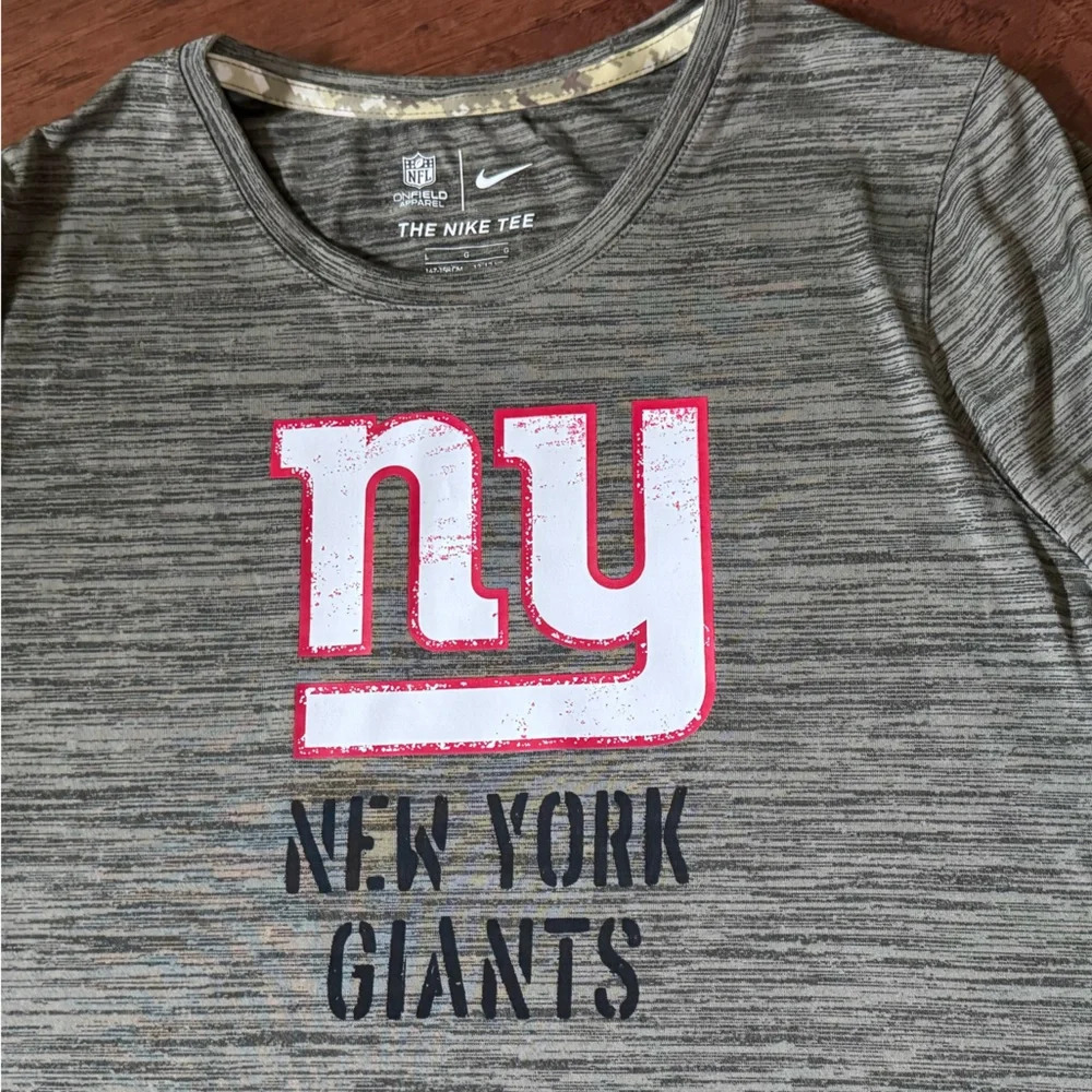 NWT Nike New York Giants T-Shirt, size Large 14/16 - Picture 2 of 6
